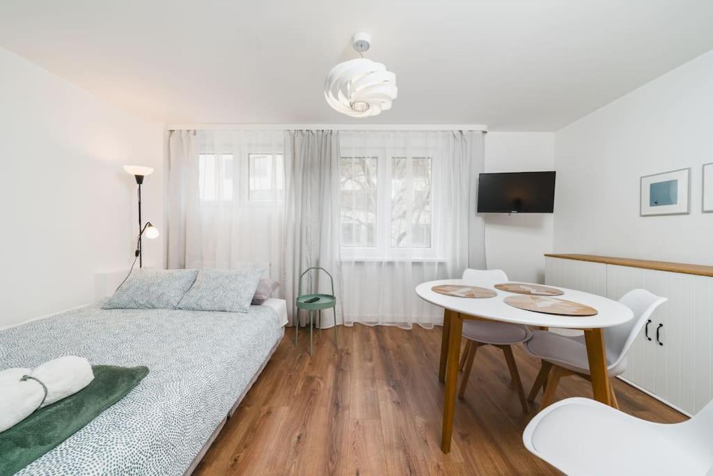 Close To Everywhere, Cosy Place Cracovie Extérieur photo